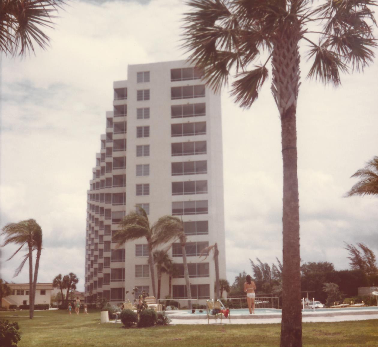 TRIPTIDES - SUN PAVILION