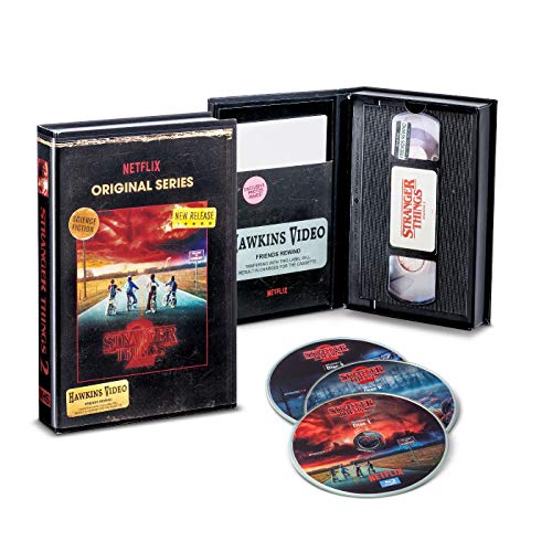 STRANGER THINGS SEASON 2 BLU-RAY AND DVD COLLECTORS EDITION WITH COLLECTIBLE PHOTOS