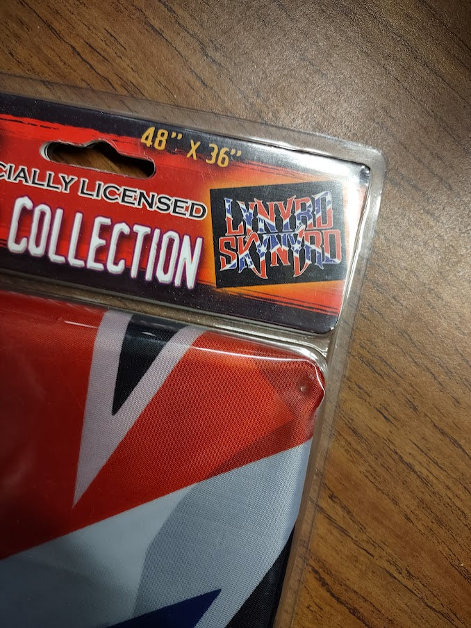 LYNYRD SKYNYRD - WALL FLAG-48"X36"-2006