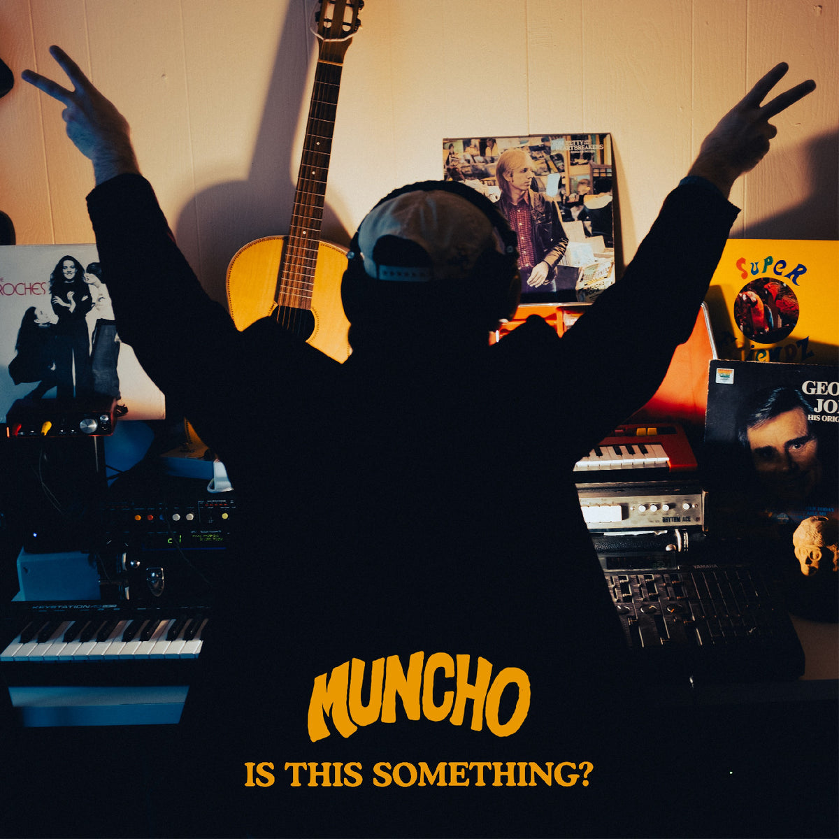MUNCHO - IS THIS SOMETHING?