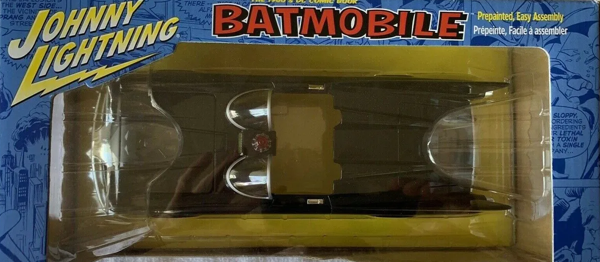 BATMAN: BATMOBILE (1960'S DC COMIC BOOK) - MODEL KIT-JOHNNY LIGHTNING