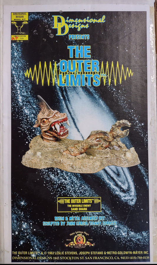 OUTER LIMITS: INVISIBLE ENEMY (AP/500) - MODEL KIT-DIMENSIONAL DESIGNS
