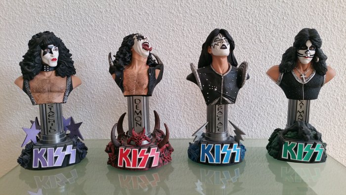 KISS: GENE/PETER/PAUL/ACE (COLOUR STATUE - MCFARLANE-BUST-SET OF 4