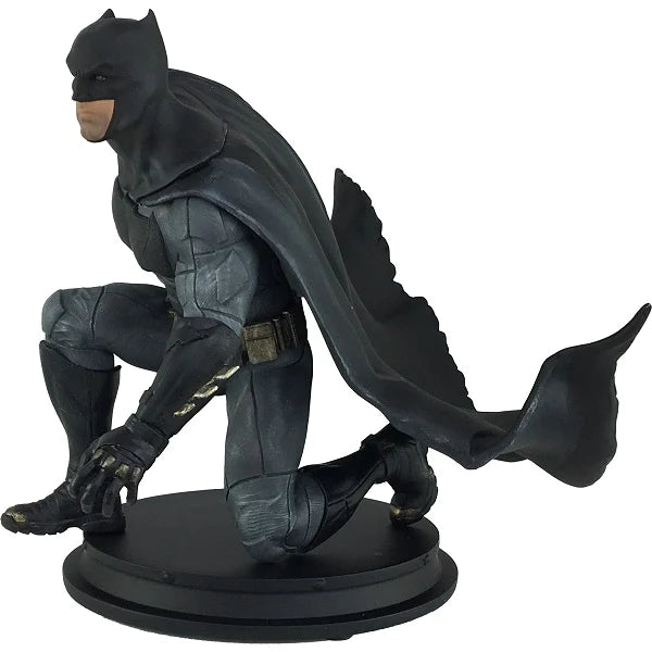 JUSTICE LEAGUE: BATMAN (2018) - COLLECTIBLE STATUE 38/600